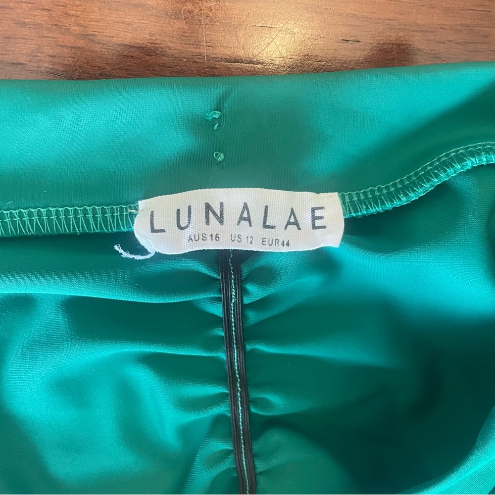 Lunalae luxury pole shorts in emerald green! High-Waist Athletic Shorts! - Picture 5 of 8